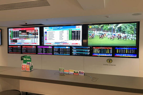 2-commercial-led-screens7971C736-5070-907C-4106-C3D34B78A7B9.jpg
